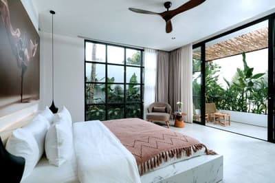 Real Bedroom & Bathroom Photos