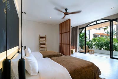 Real Bedroom & Bathroom Photos