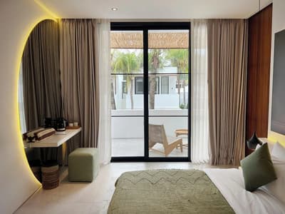 Real Bedroom & Bathroom Photos