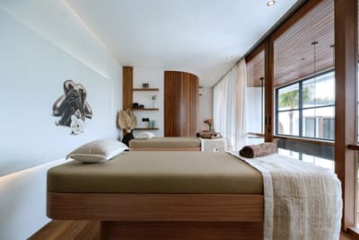 Real Bedroom & Bathroom Photos