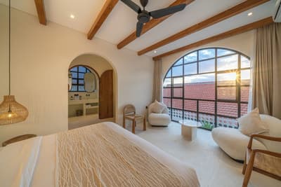 Bedroom & Interior Details