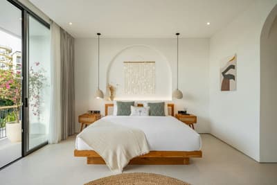 Bedroom & Bathroom